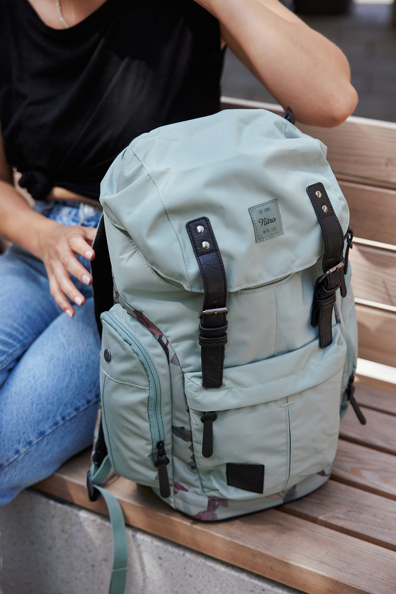 Nitro Weekender 42L Rucksack mit 17 Zoll Laptopfach Dune