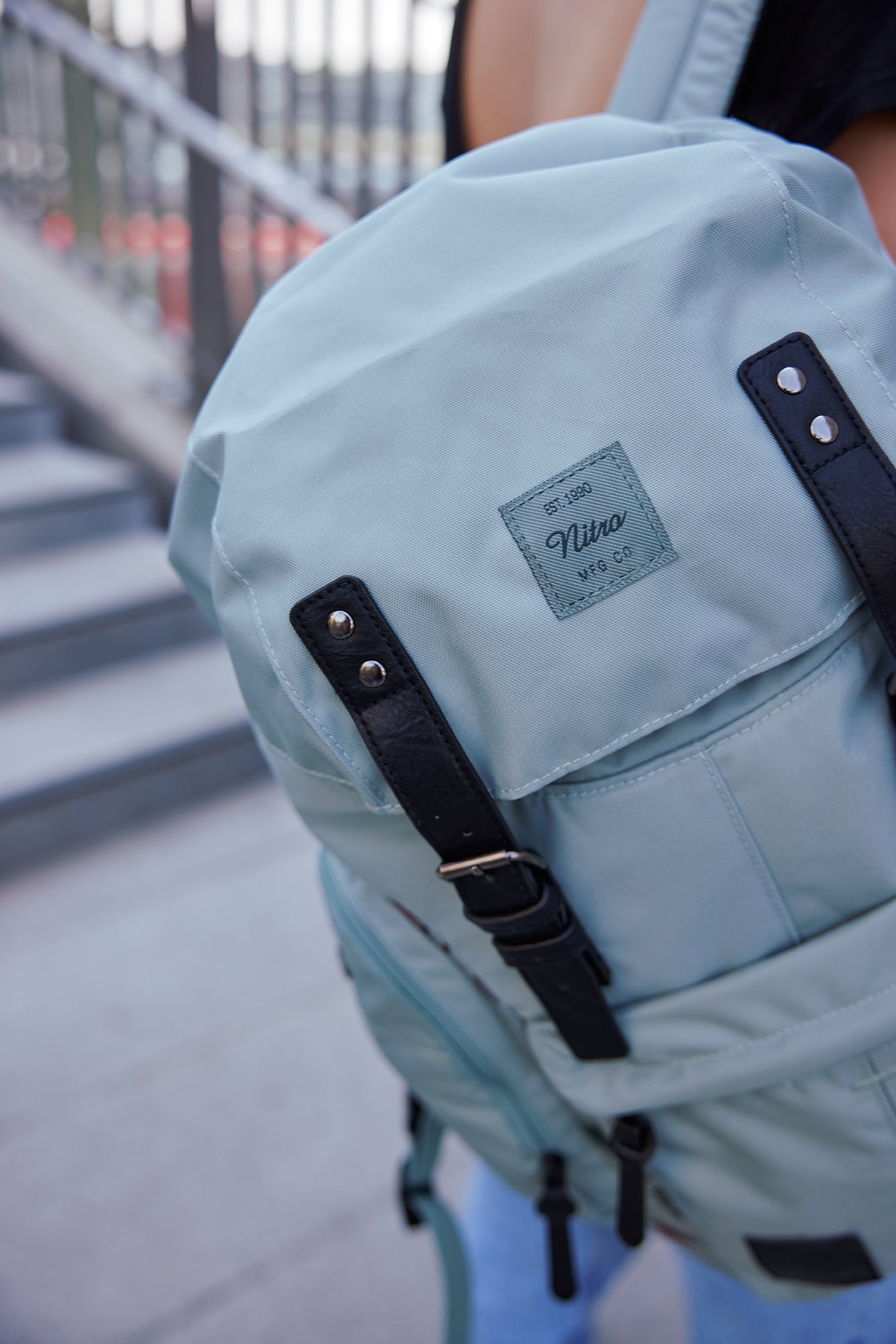 Nitro Weekender 42L Rucksack mit 17 Zoll Laptopfach Dune
