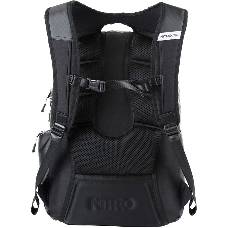 Nitro Hero 37L Rucksack mit 17 Zoll Laptopfach Tough Black