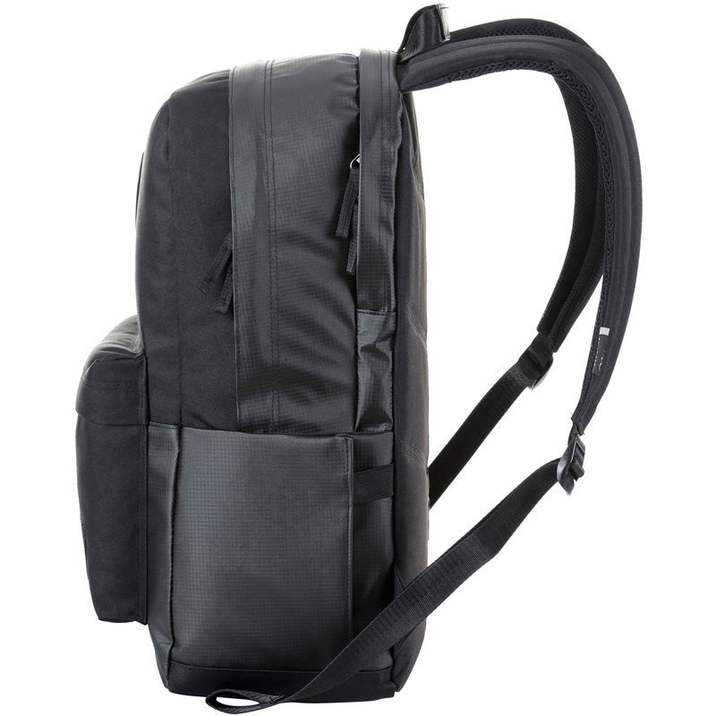 Nitro Urban Plus 28L Rucksack mit 15 Zoll Laptopfach Tough Black