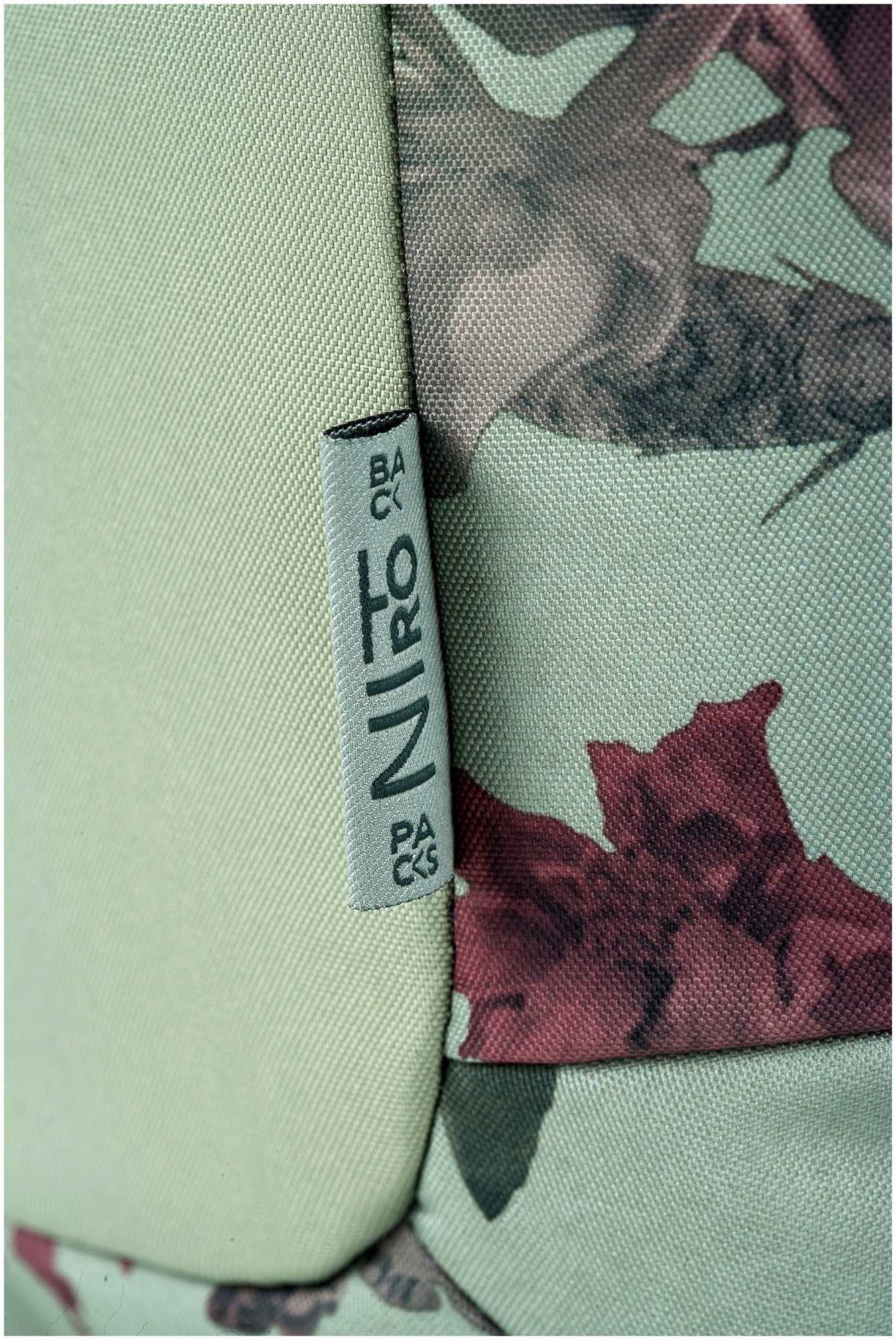 Nitro Nikuro 26L Rucksack mit 15 Zoll Laptopfach Dead Flower