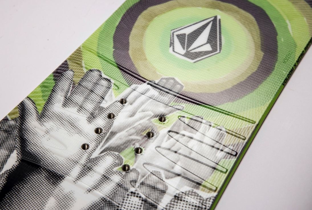 Nitro RIPPER YOUTH X VOLCOM Snowboard Jugendliche 23 All-Mountain Freestyle Board