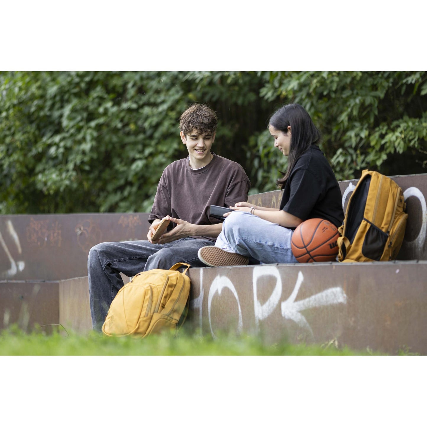 Nitro Stash 29L Rucksack mit 15 Zoll Laptopfach – Amber Glow