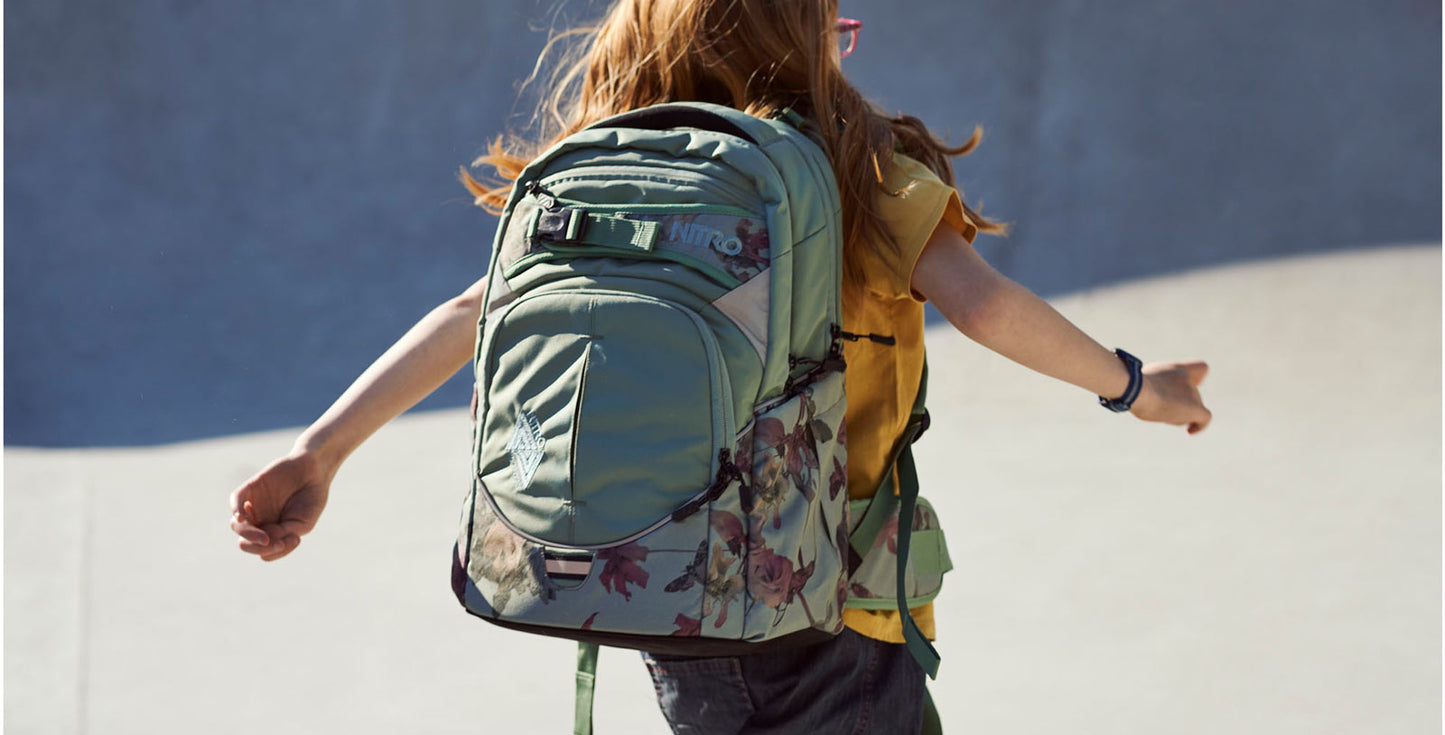 Nitro Superhero 30L Rucksack Schulrucksack Black Rose