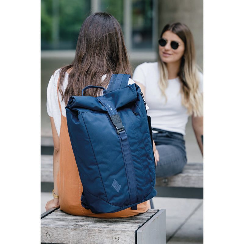 Nitro Scrambler 28L Rucksack mit 15 Zoll Laptopfach Nightsky