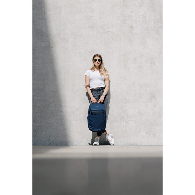 Nitro Nikuro 26L Rucksack mit 15 Zoll Laptopfach Nightsky