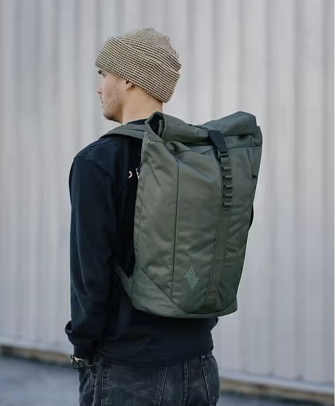 Nitro Scrambler 28L Rucksack mit 15 Zoll Laptopfach Pln