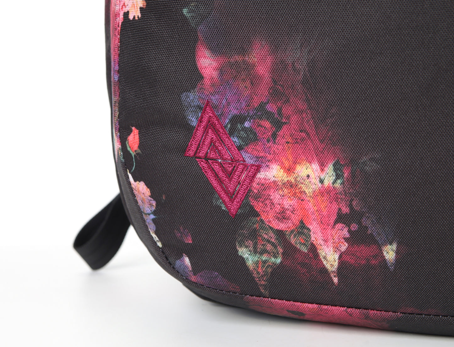 Nitro Future Hero 37 Liter Rucksack BLACK ROSE (Blumen) Daypack mit 17 Zoll Laptopfach