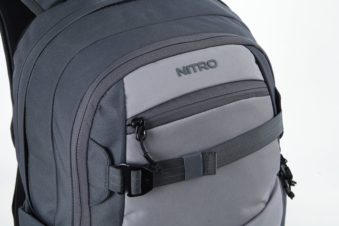 Nitro Future Hero 37 Liter Rucksack Graphite Daypack mit 17 Zoll Laptopfach