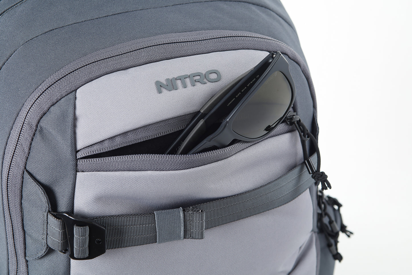 Nitro Future Hero 37 Liter Rucksack Graphite Daypack mit 17 Zoll Laptopfach