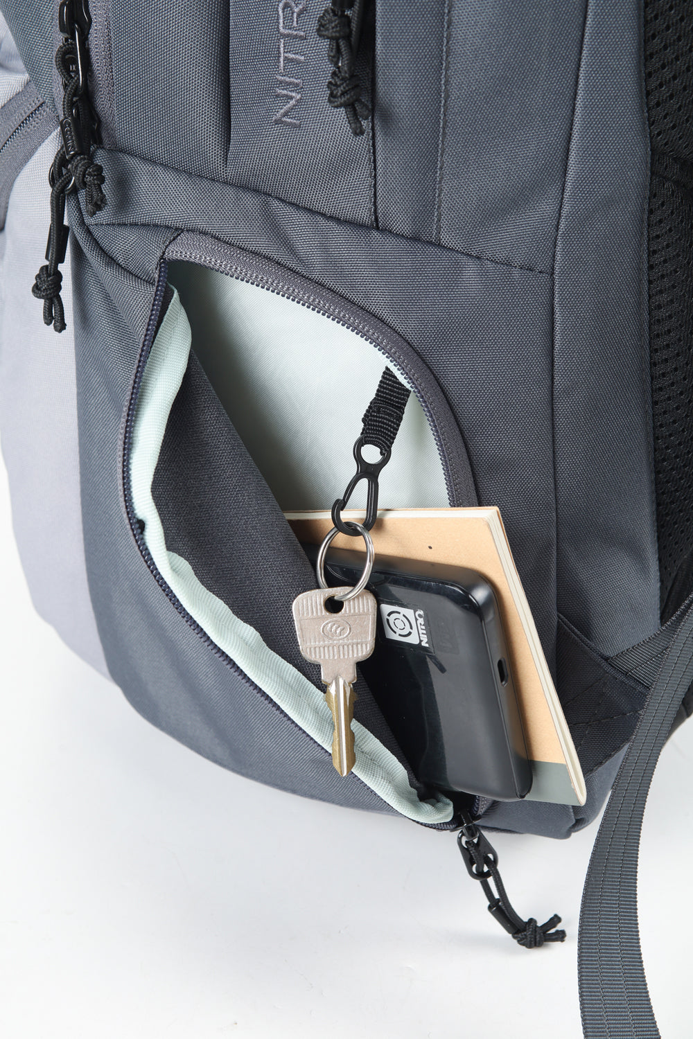 Nitro Future Hero 37 Liter Rucksack Graphite Daypack mit 17 Zoll Laptopfach