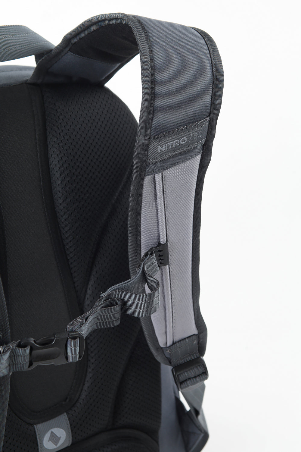 Nitro Future Hero 37 Liter Rucksack Graphite Daypack mit 17 Zoll Laptopfach