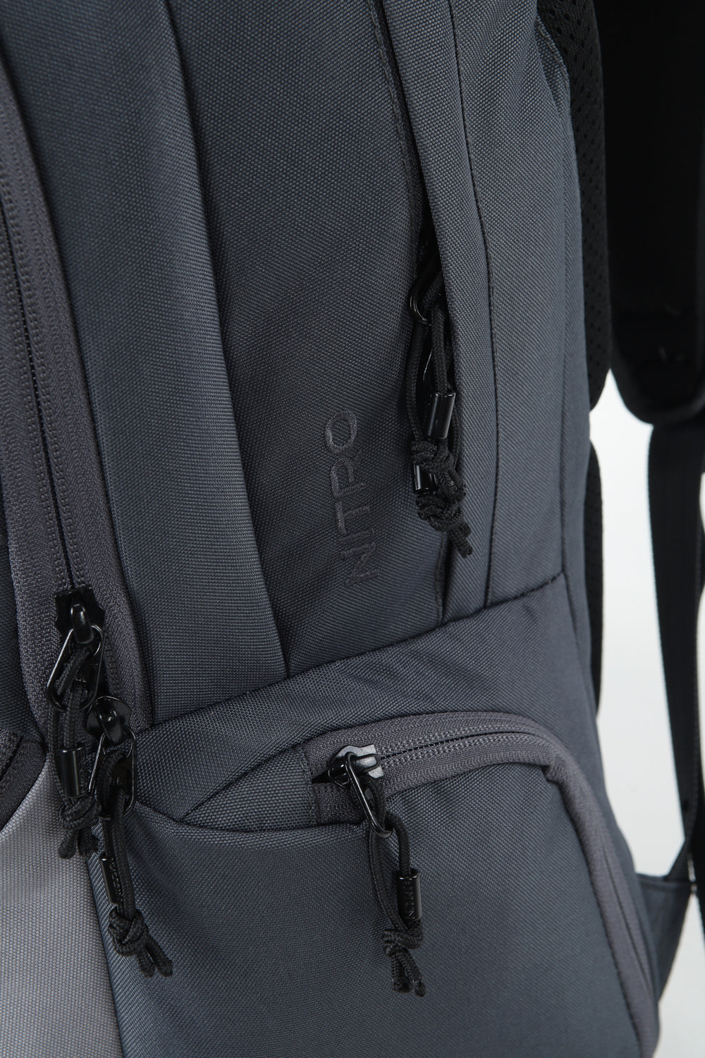 Nitro Future Hero 37 Liter Rucksack Graphite Daypack mit 17 Zoll Laptopfach