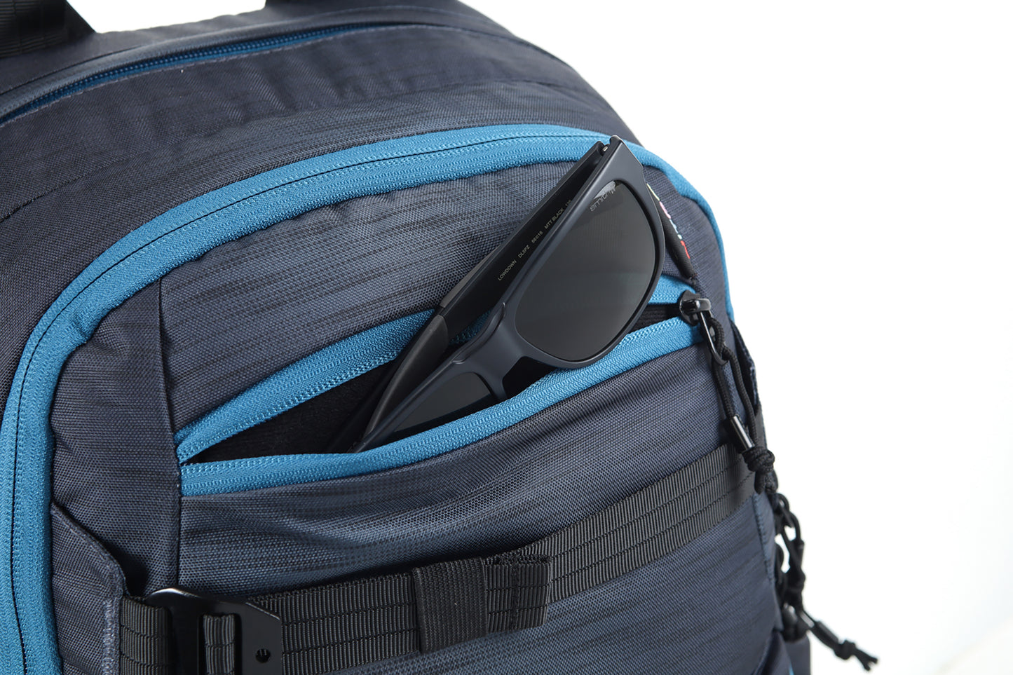 Nitro Future Hero 37 Liter Rucksack HAZE Daypack mit 17 Zoll Laptopfach