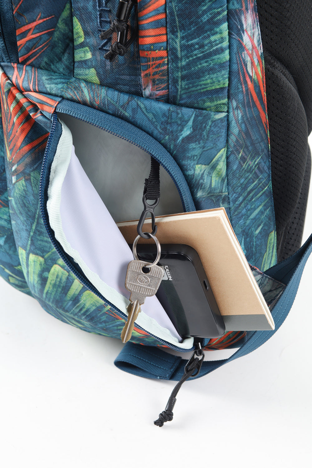 Nitro Future Hero 37 Liter Rucksack TROPICAL (Blumen) Daypack mit 17 Zoll Laptopfach