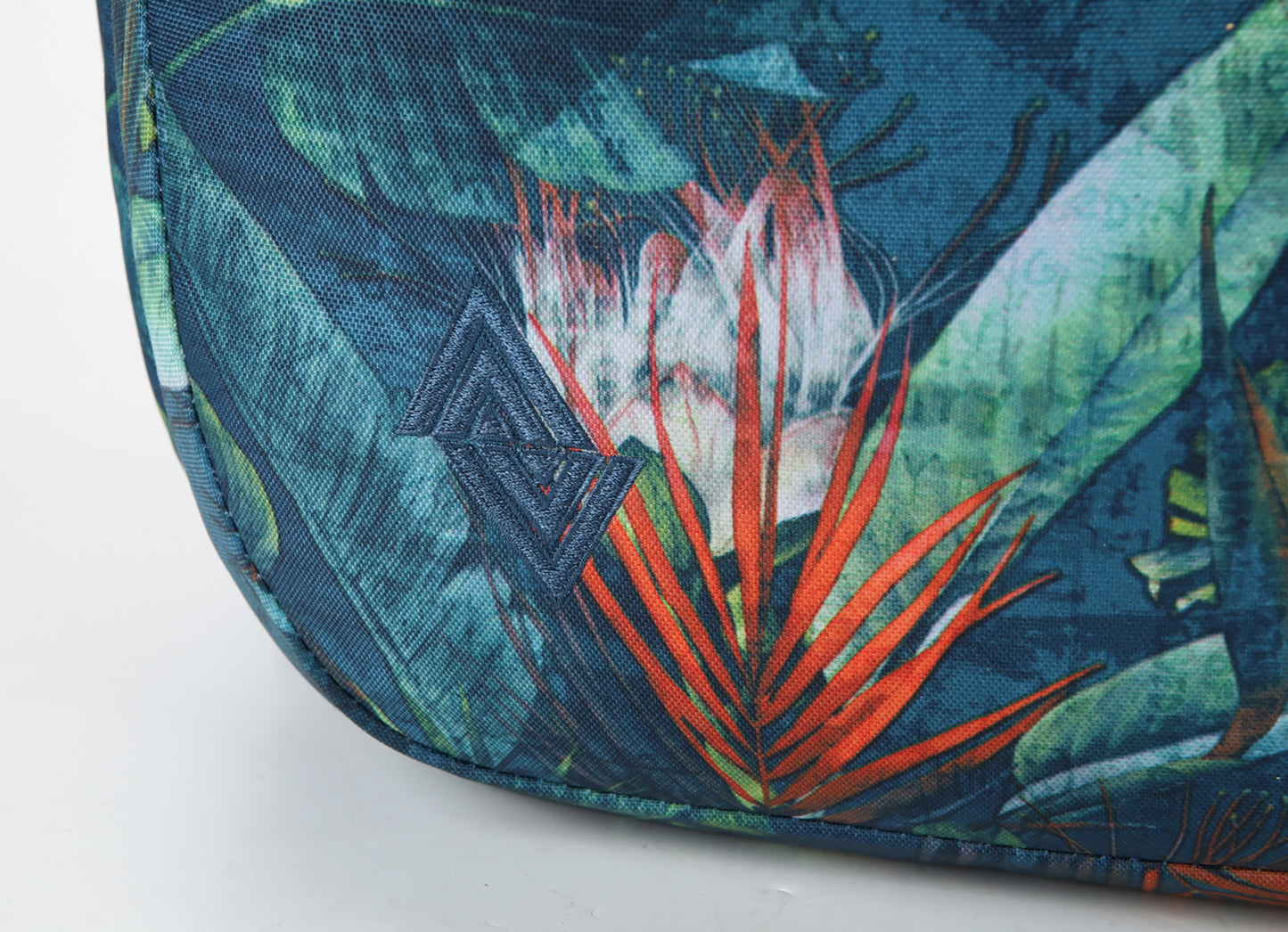 Nitro Future Hero 37 Liter Rucksack TROPICAL (Blumen) Daypack mit 17 Zoll Laptopfach