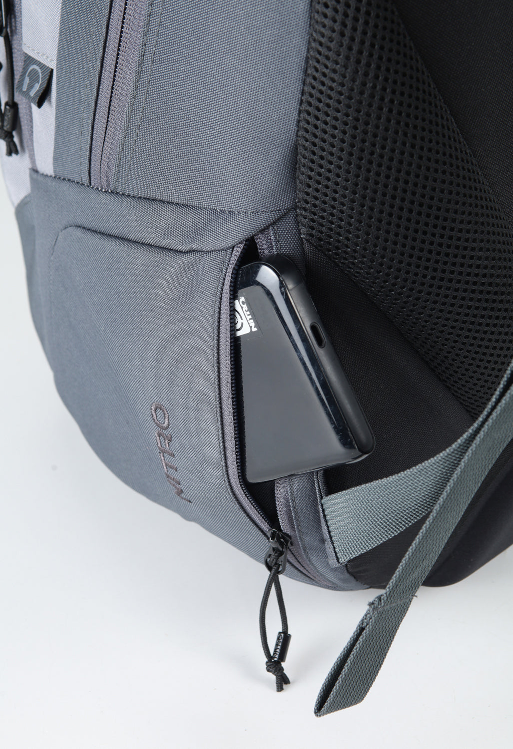 Nitro Stas 29L Rucksack mit 15 Zoll Laptopfach GRAPHITE (Grau)
