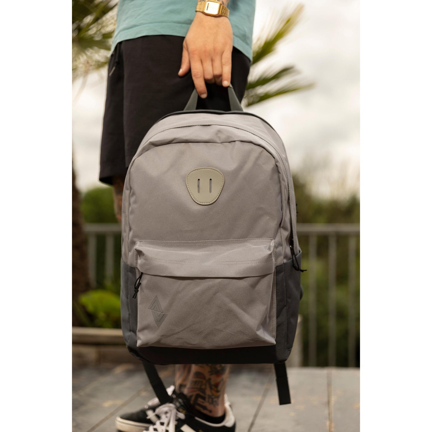 Nitro Urban Plus 28L Rucksack mit 15 Zoll Laptopfach GRAPHITE