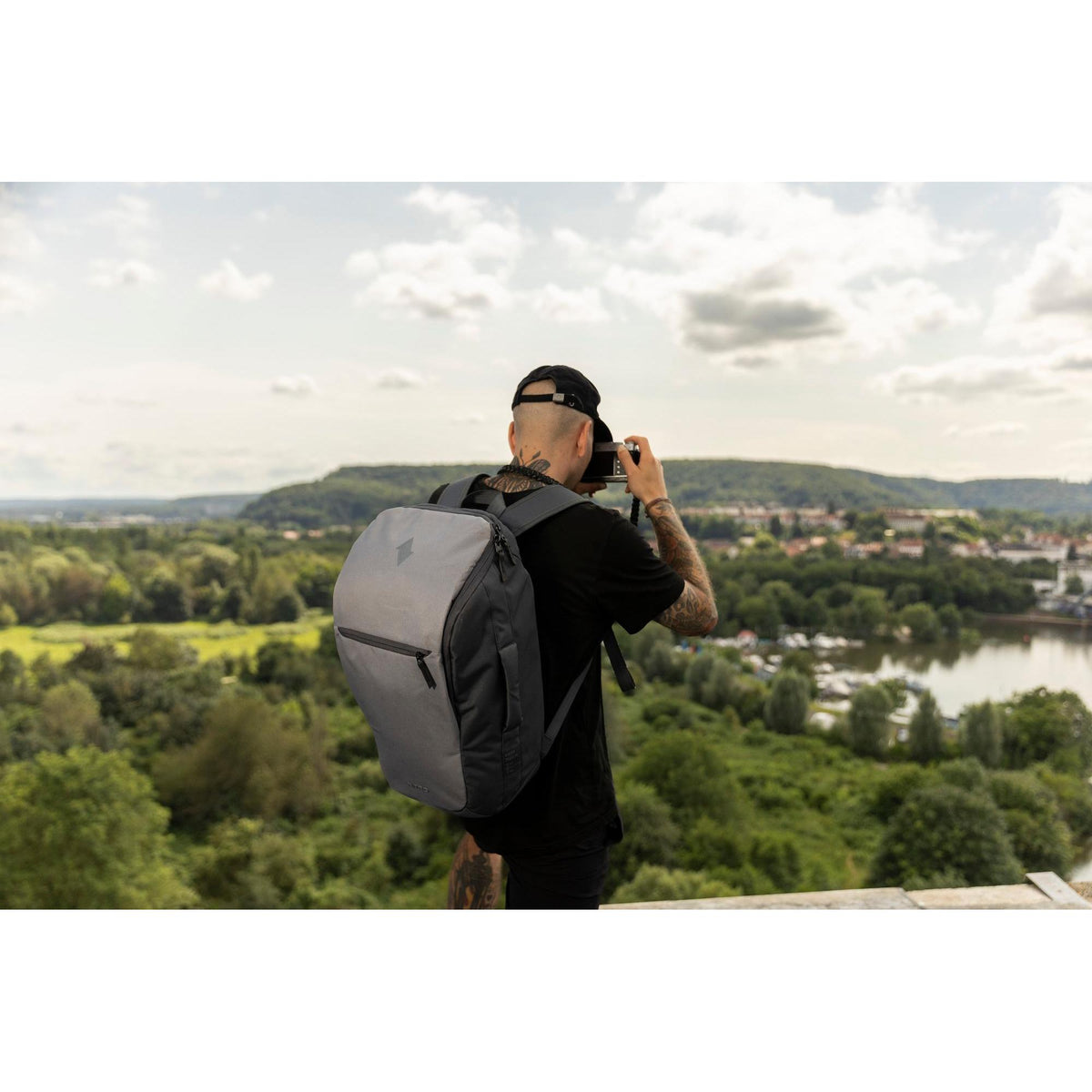 Nitro Nikuro Traveler 32L Rucksack mit 17 Zoll Laptopfach GRAPHITE (Grau)-Nitrobags-Shop