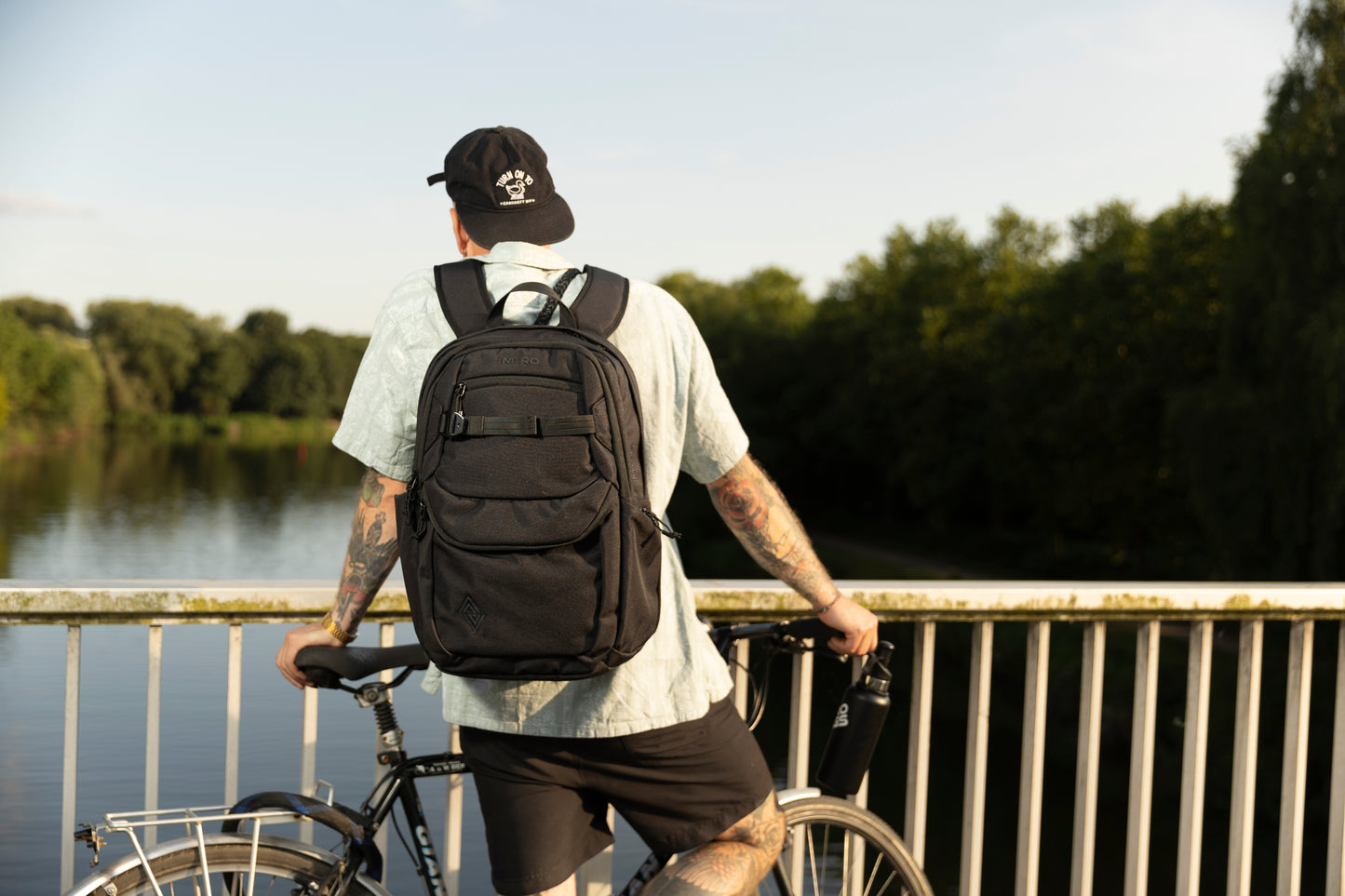 Nitro Future Hero 35 Liter Rucksack TRUE BLACK (Schwarz) Daypack mit 17 Zoll Laptopfach
