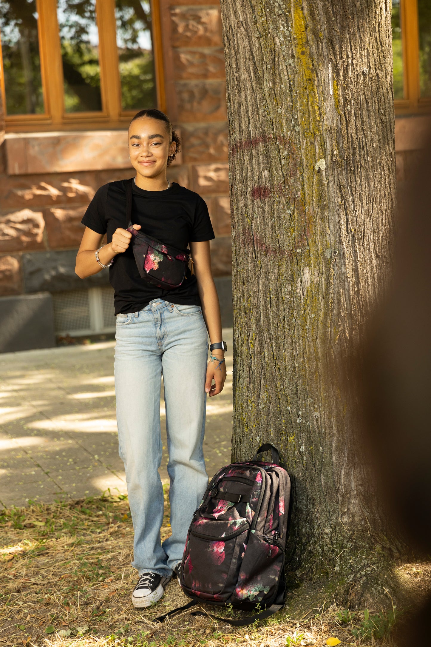 Nitro Future Hero 35 Liter Rucksack BLACK ROSE (Blumen) Daypack mit 17 Zoll Laptopfach