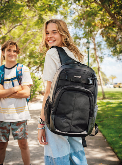 Nitro Complete School Set PLUS Chase Tough Black – 5-teilig inkl. Pencil Case XL, Sportsack, Rain Cover & Reflektor