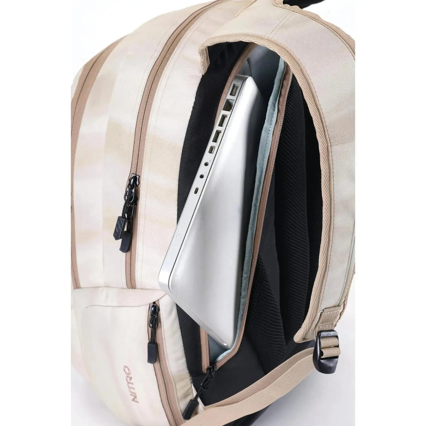 Nitro Chase 35L Rucksack mit 17 Zoll Laptopfach – Dune (Khaki/ Camouflage)