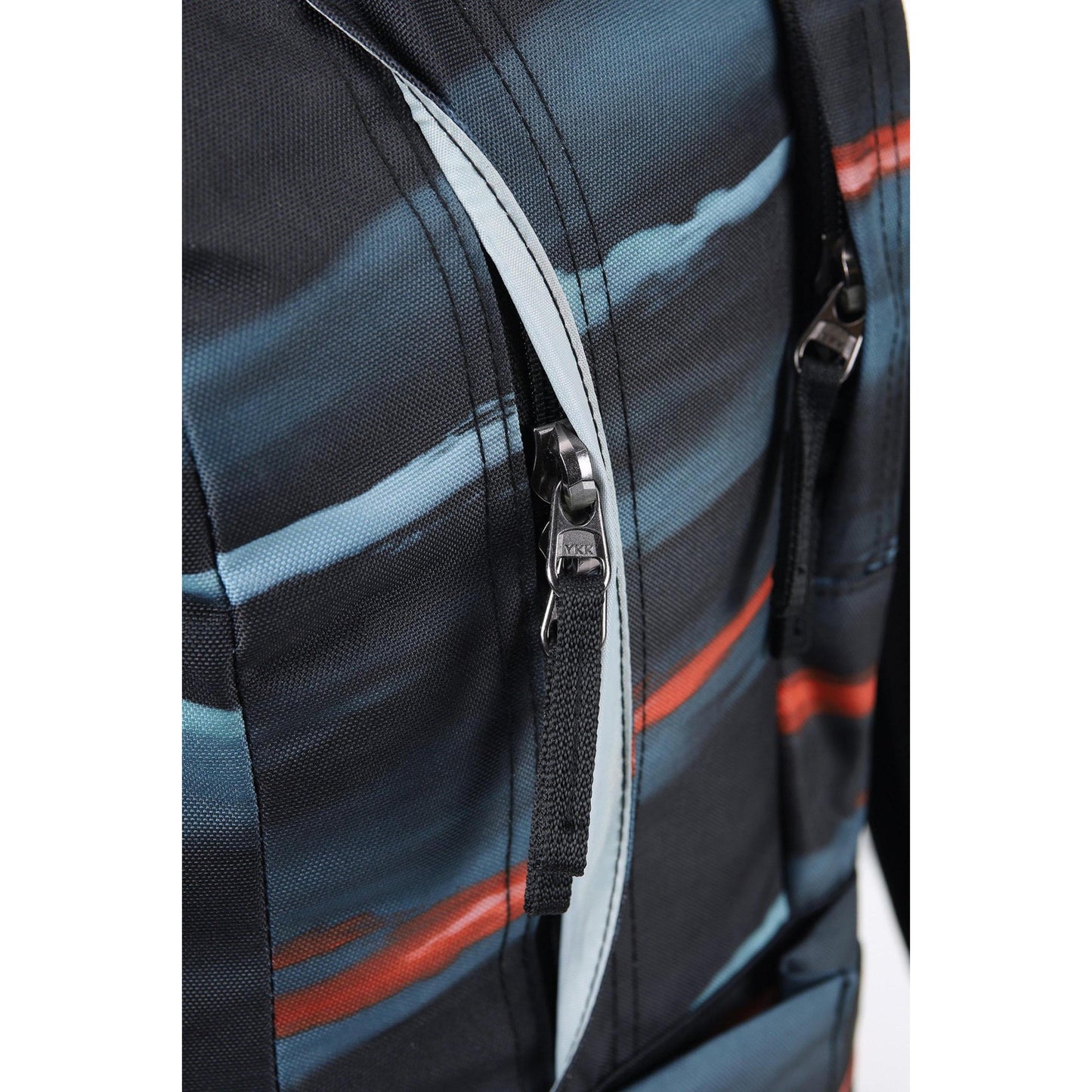 Nitro Urban Plus 28L Rucksack mit 15 Zoll Laptopfach Acid Dawn