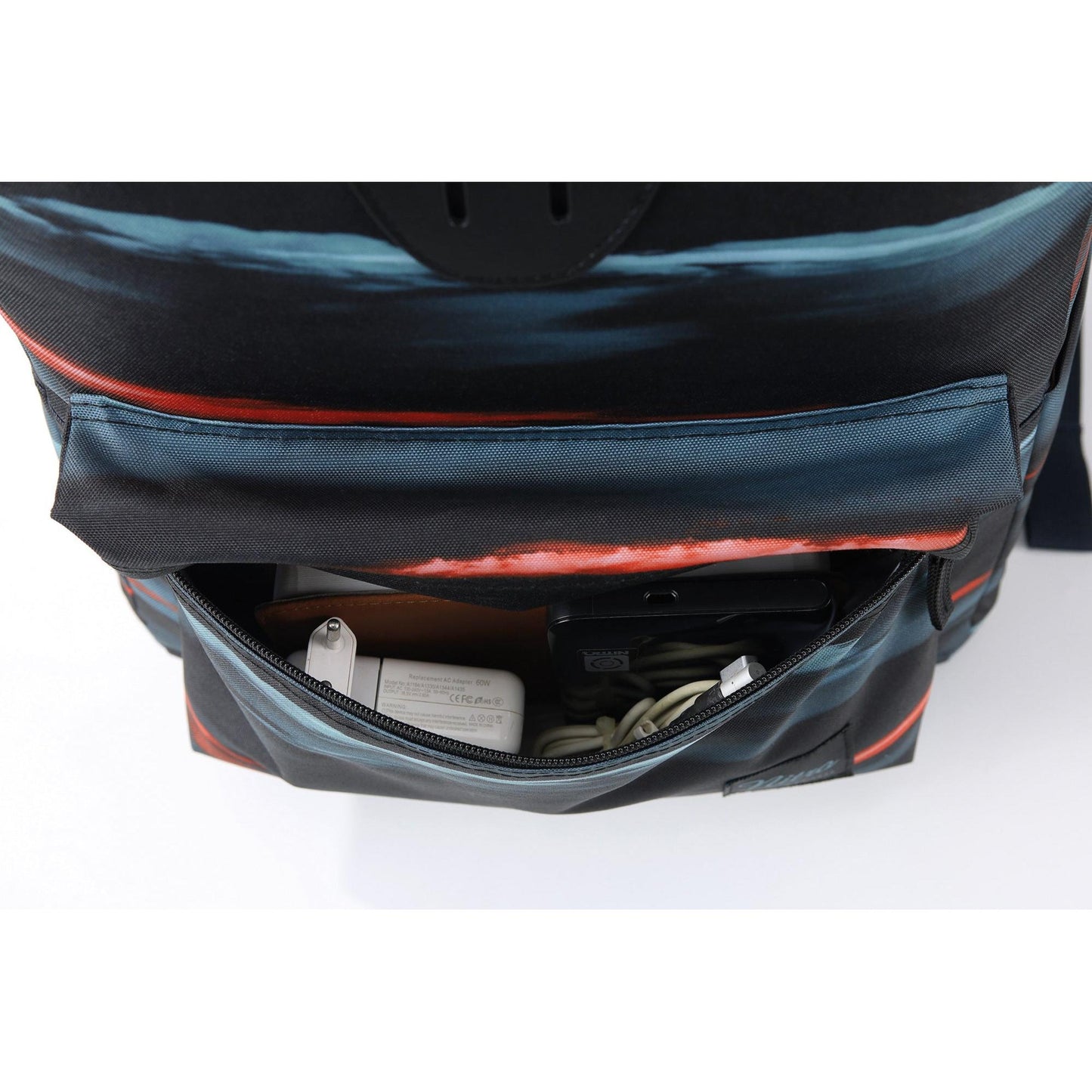 Nitro Urban Plus 28L Rucksack mit 15 Zoll Laptopfach Acid Dawn
