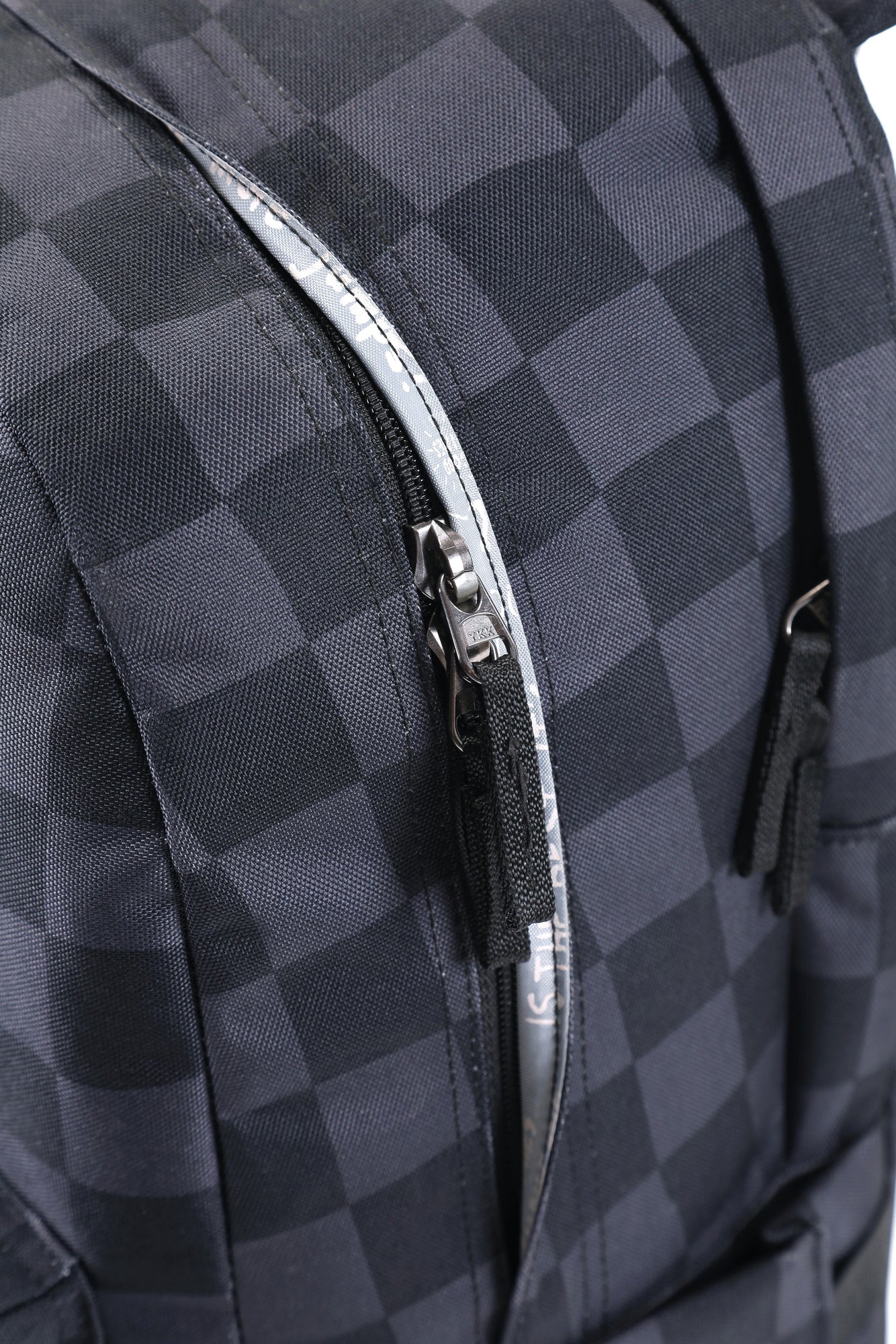 Nitro Urban Plus 28L Rucksack mit 15 Zoll Laptopfach Checker