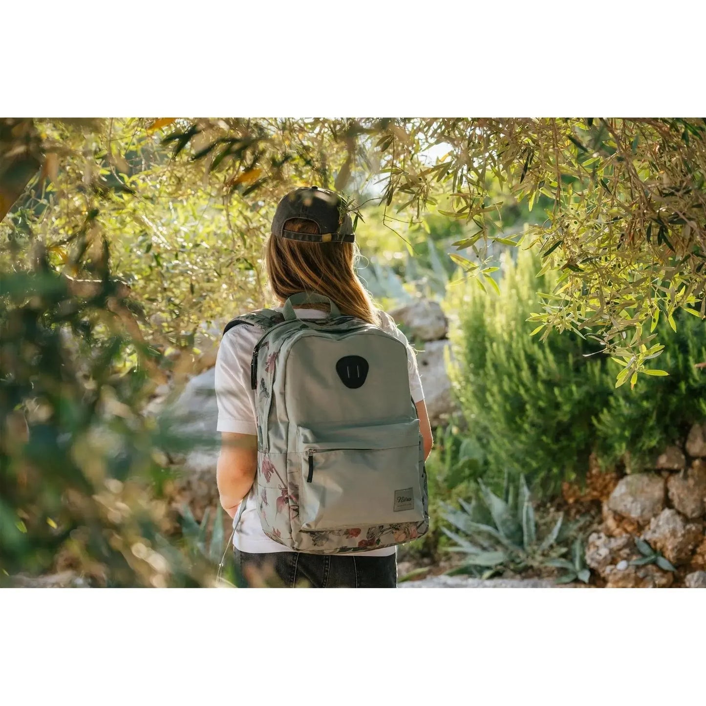 Nitro Urban Plus 28L Rucksack mit 15 Zoll Laptopfach Dead Flower