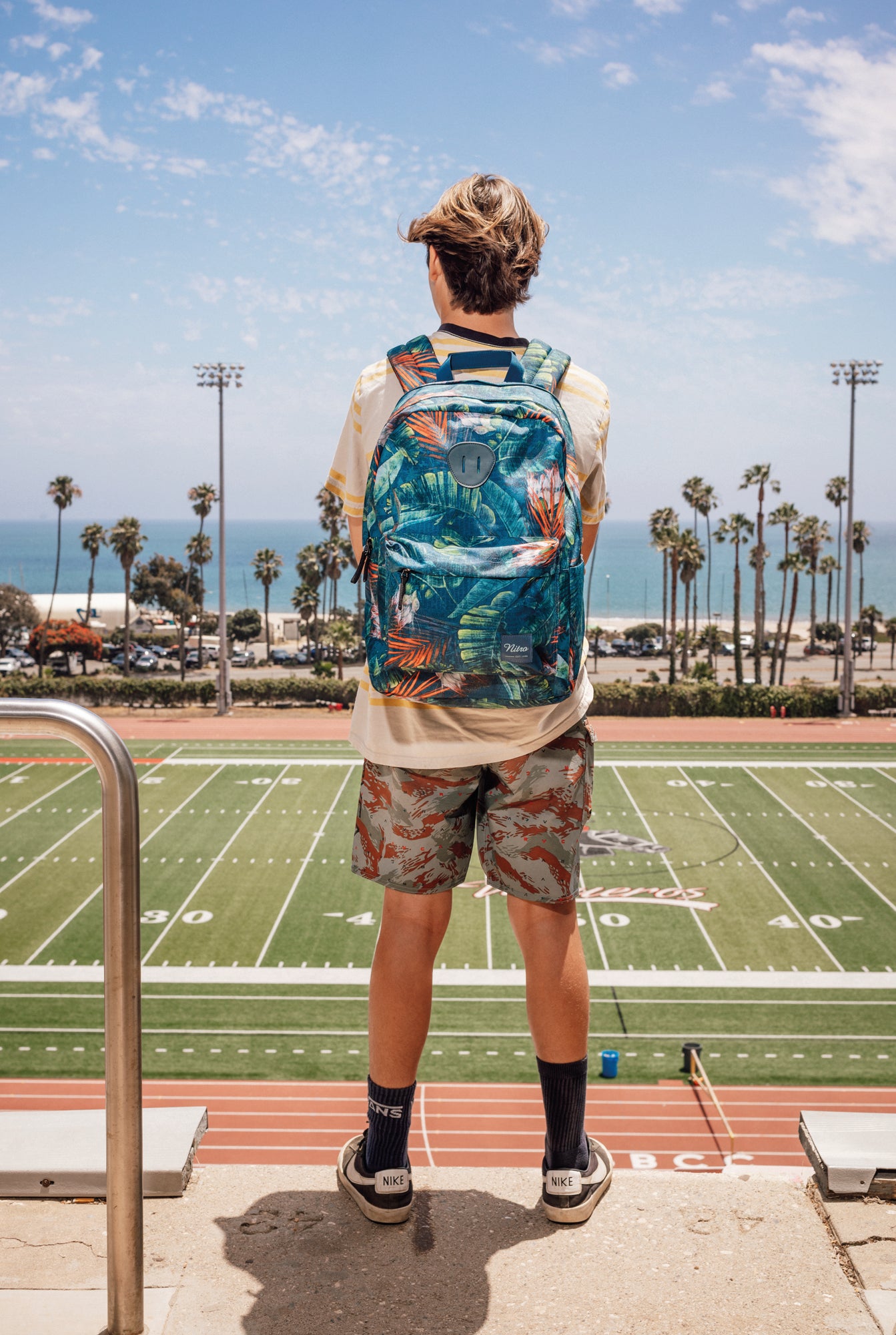 Nitro Urban Plus 28L Rucksack mit 15 Zoll Laptopfach Tropical