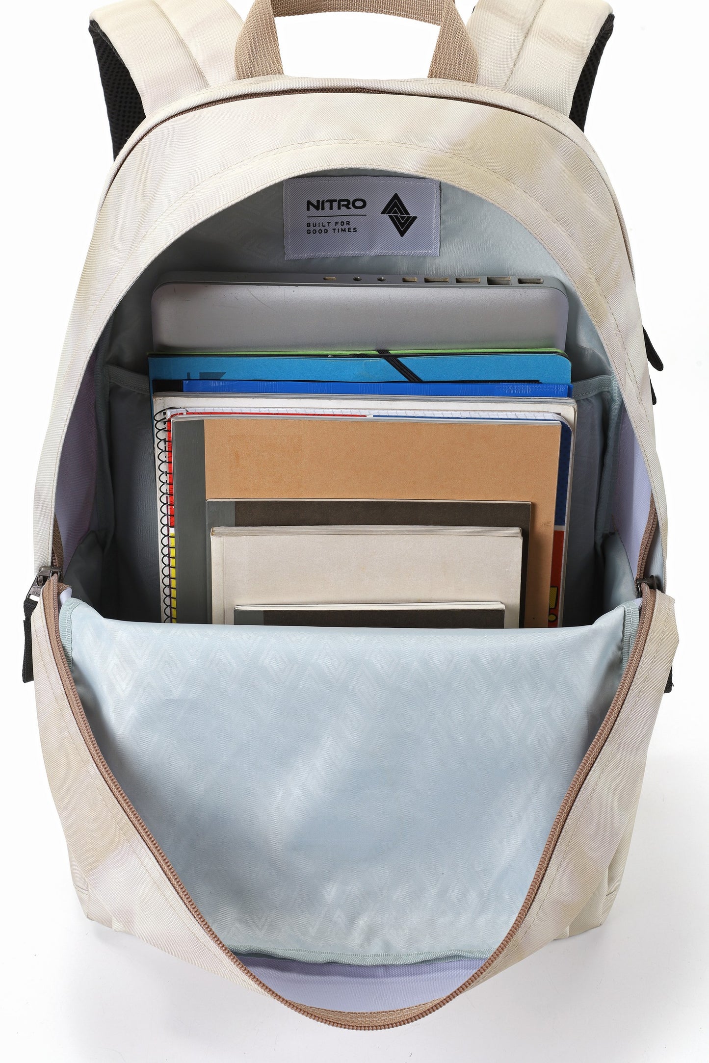Nitro Urban Plus 28L Rucksack mit 15 Zoll Laptopfach Farbe Dune