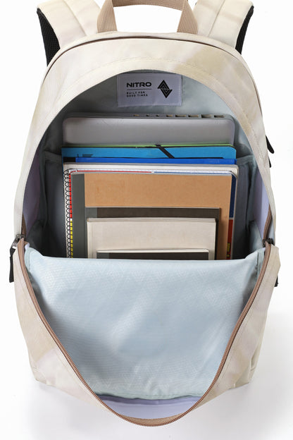 Nitro Urban Plus 28L Rucksack mit 15 Zoll Laptopfach Farbe Dune