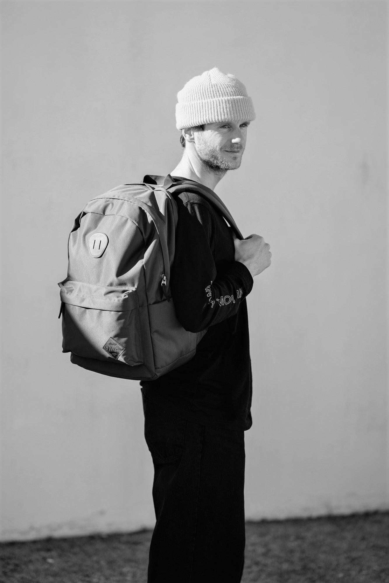 Nitro Urban Plus 28L Rucksack mit 15 Zoll Laptopfach Farbe Amber Glow
