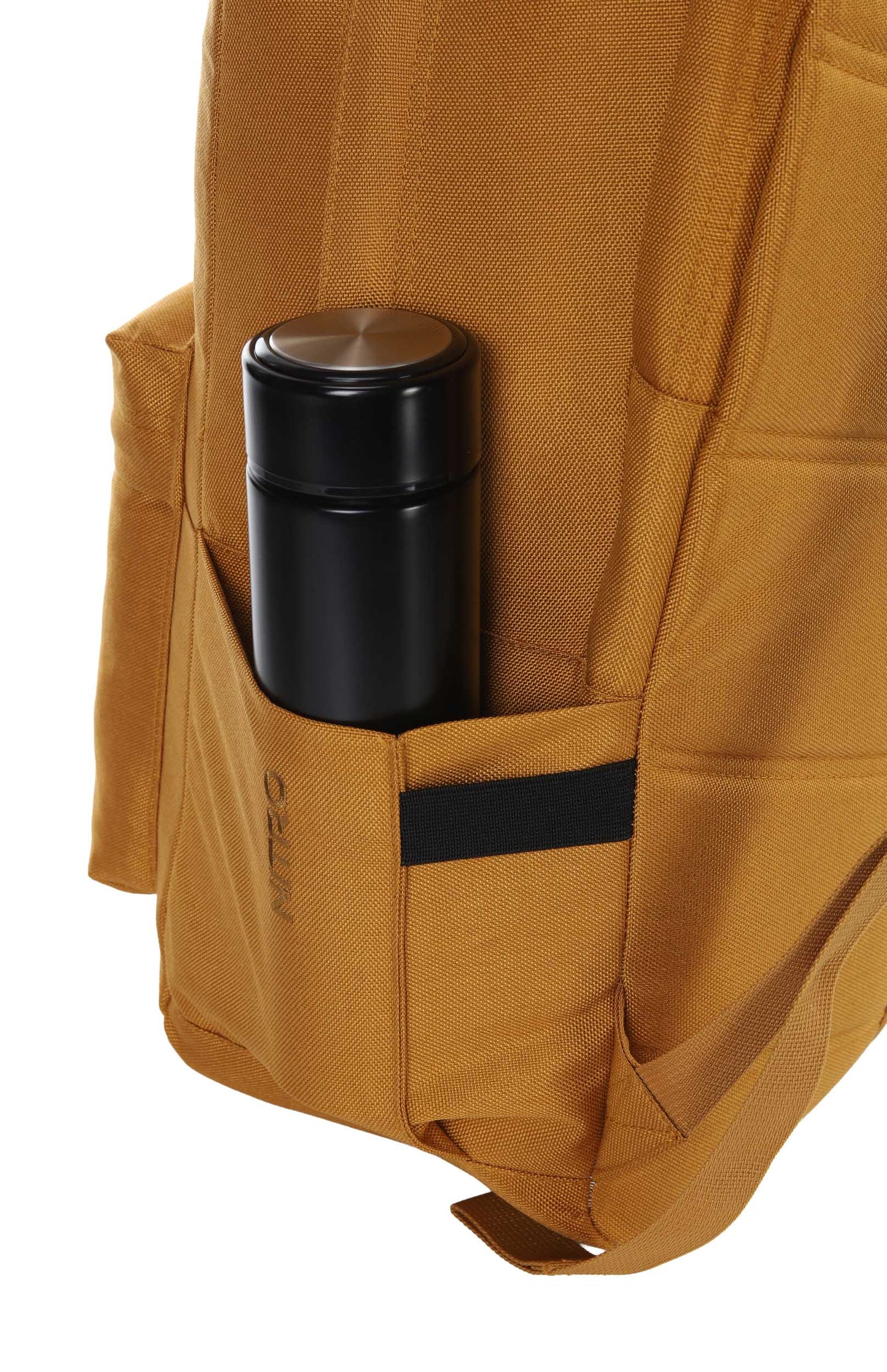 Nitro Urban Plus 28L Rucksack mit 15 Zoll Laptopfach Farbe Amber Glow