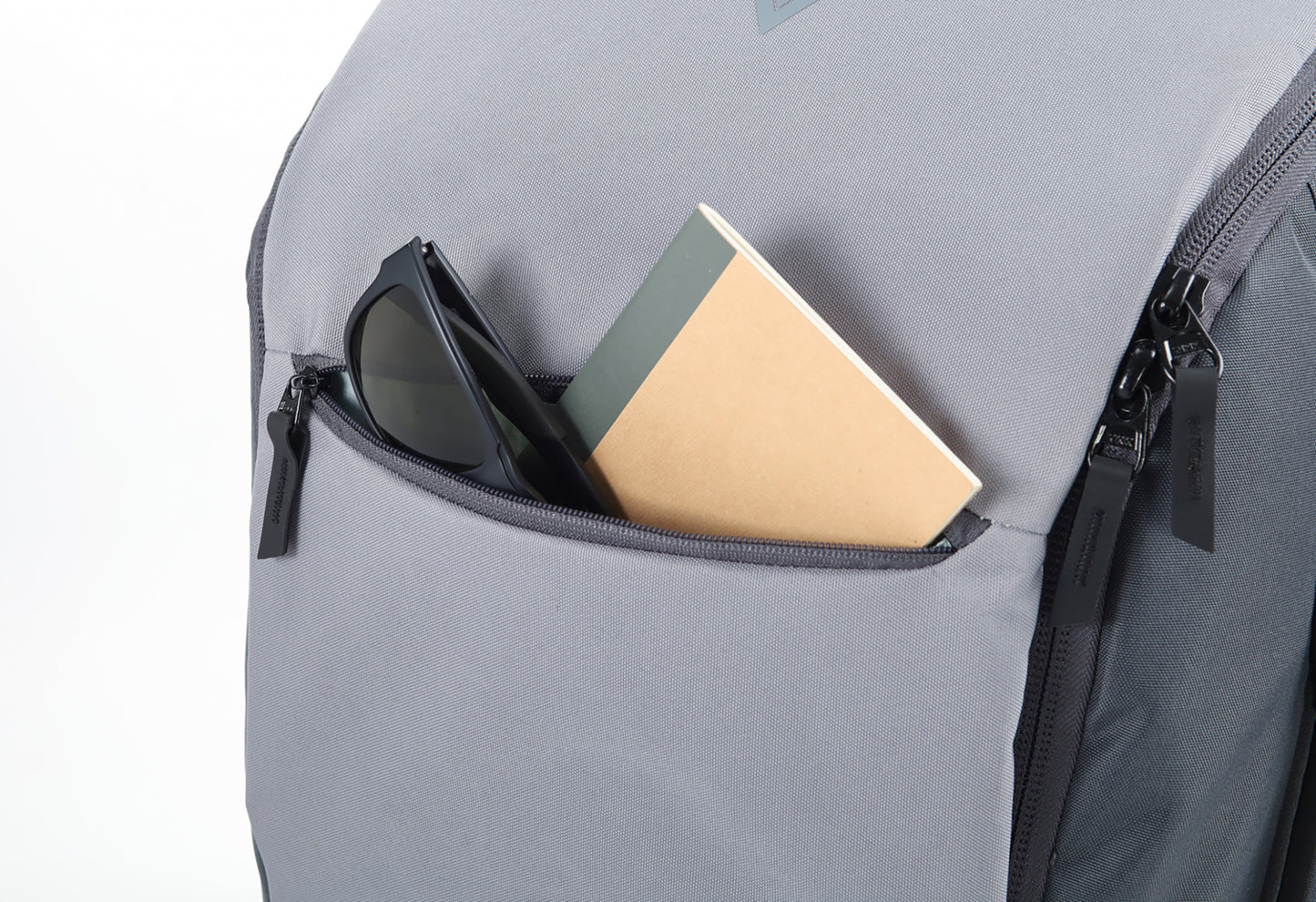 Nitro  Nikuro Traveler 32 L  Rucksack mit 17 Zoll Laptopfach GRAPHITE (Grau)