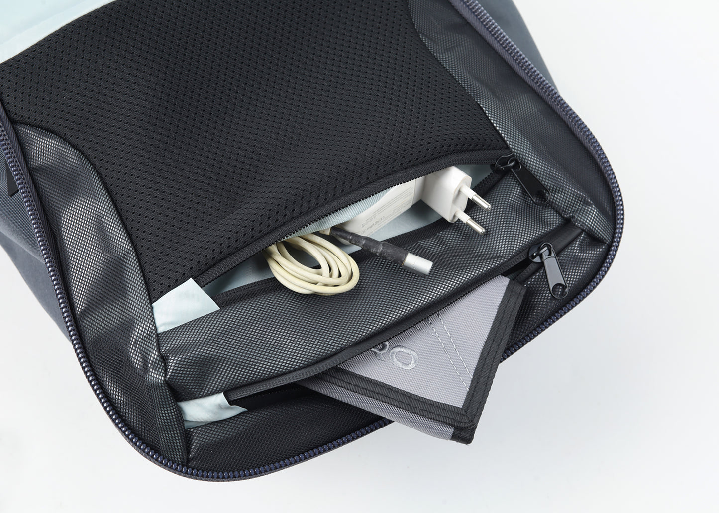 Nitro  Nikuro Traveler 32 L  Rucksack mit 17 Zoll Laptopfach GRAPHITE (Grau)