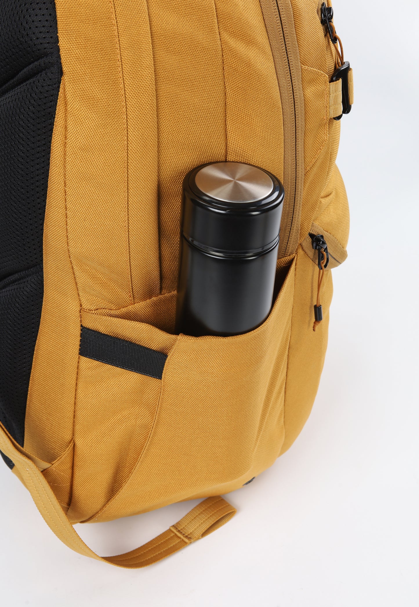 Nitro Future Hero 37 Liter Rucksack Daypack mit 17 Zoll Laptopfach Farbe Amber Glow