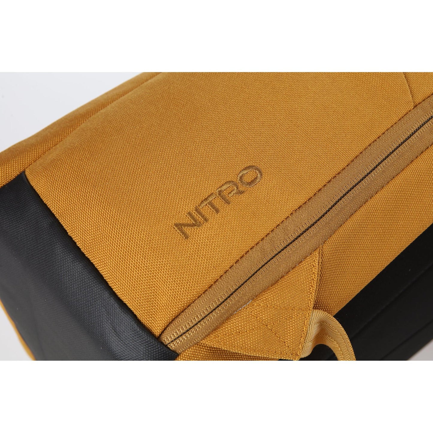 Nitro Cosmo 24-26 Liter Rucksack mit Laptopfach 15 Zoll Farbe: AMBER GLOW