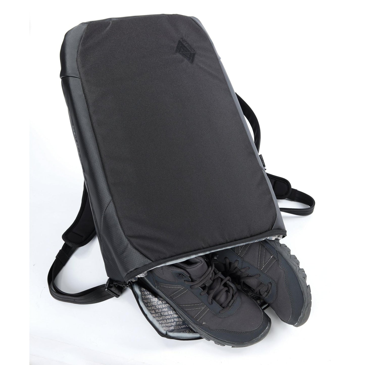 Nitro Shuffle 32L Rucksack Hybridbag Tasche Duffel Farbe: Tough Black