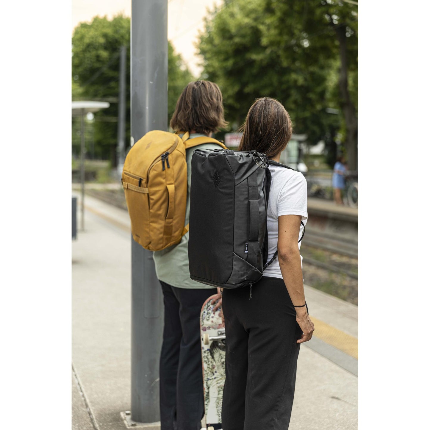 Nitro Shuffle 32L Rucksack Hybridbag Tasche Duffel Farbe: Tough Black