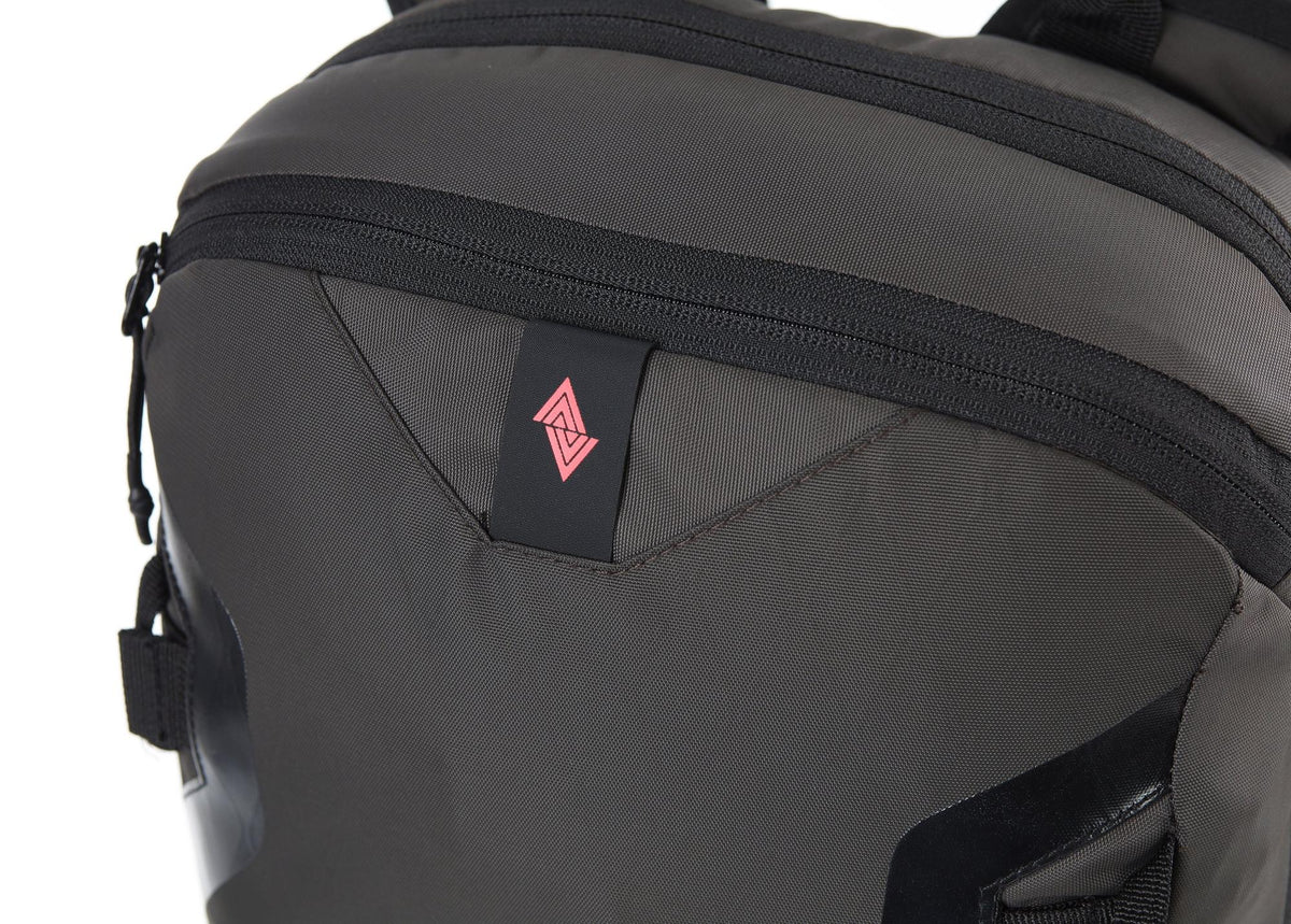 Nitro Rover 14 Pack 14L Snowboard-/Tourenrucksack – Raven – Detailansicht 5