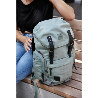 Nitro Weekender 42L Rucksack mit 17 Zoll Laptopfach Dune (Camo Beige)