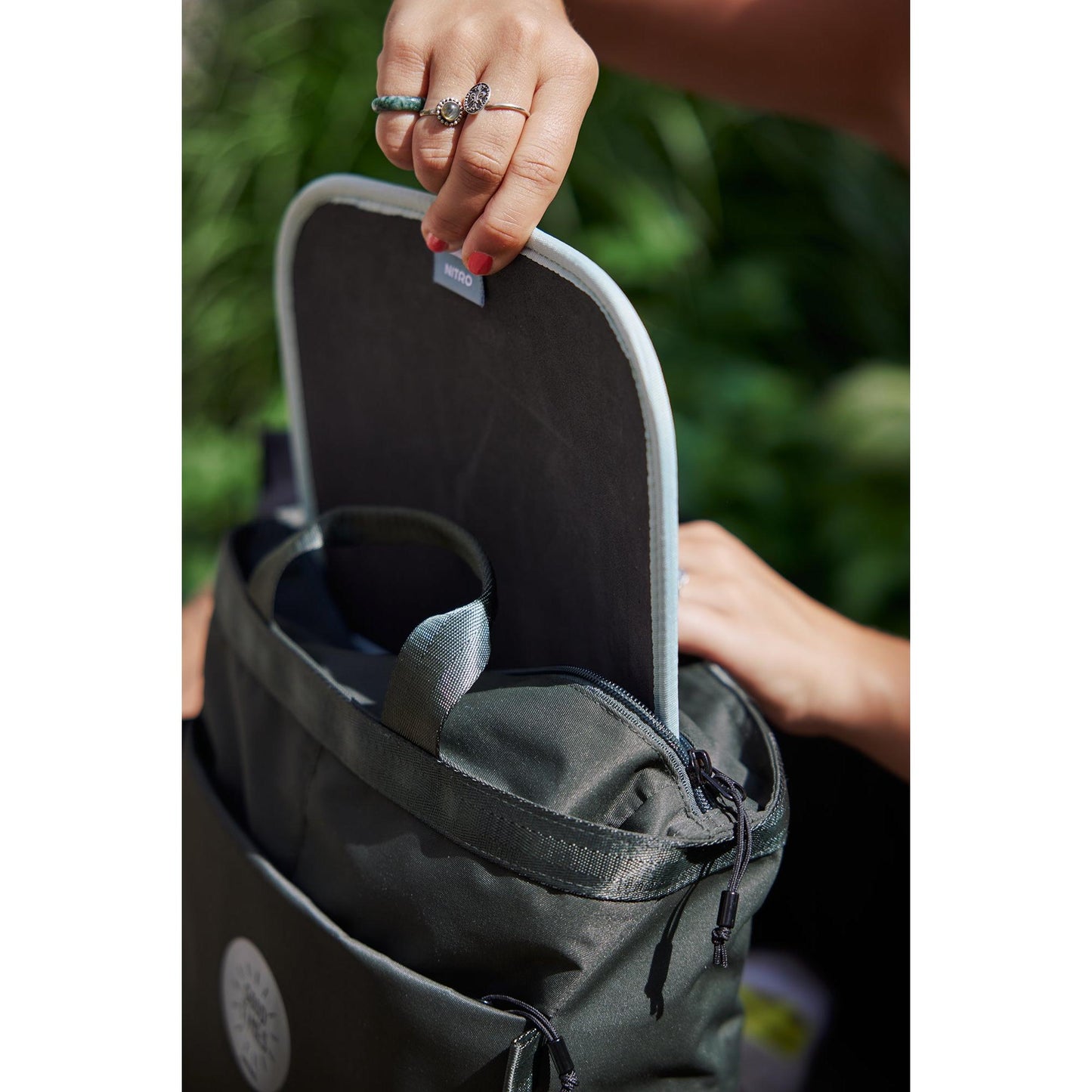 Nitro Mojo 16L Rucksack Tasche Black Rose