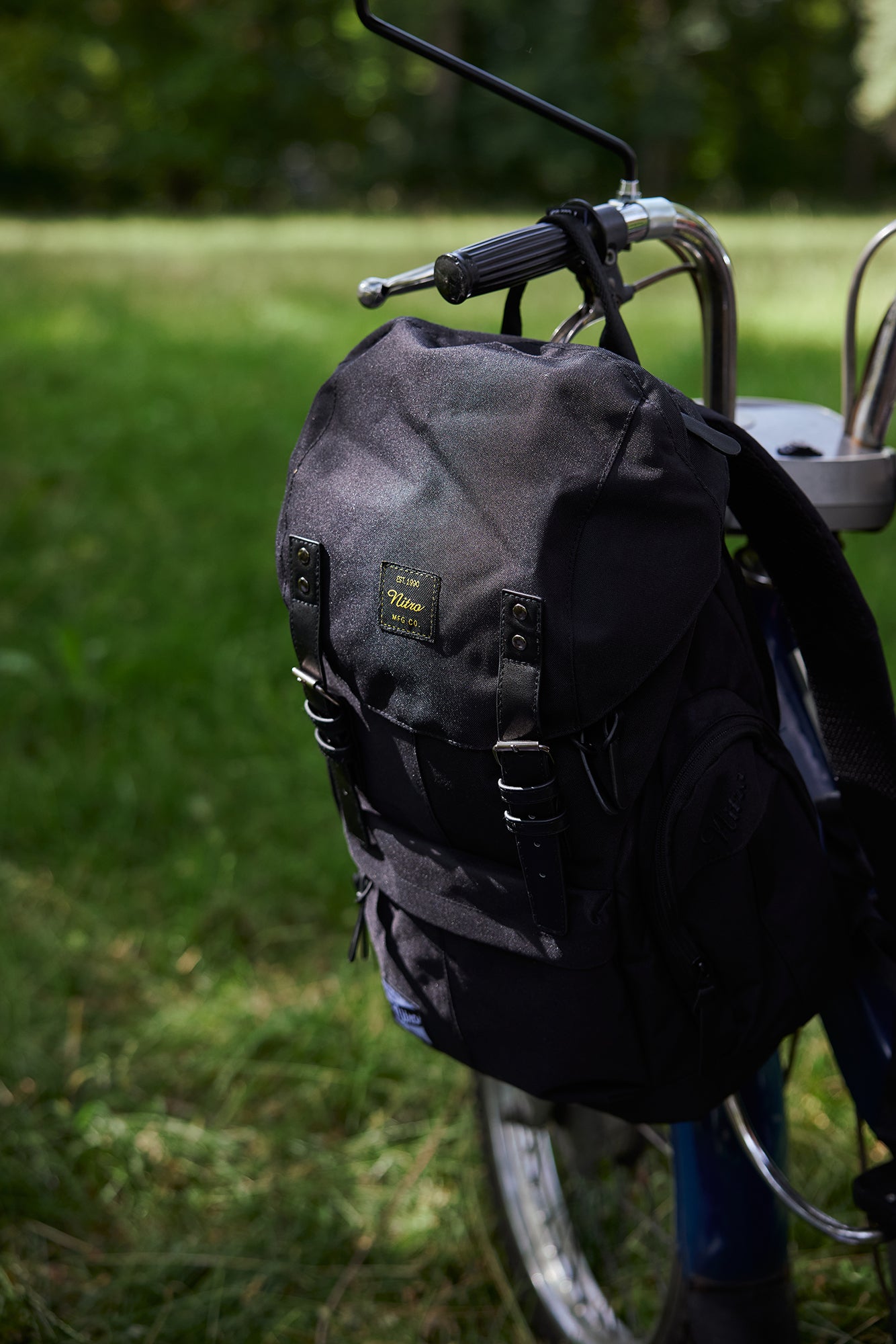 Nitro Daypacker 32L Rucksack mit 15 Zoll Laptopfach True Black