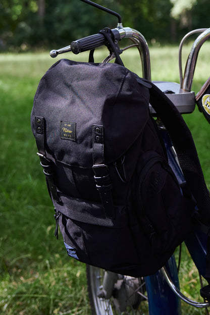 Nitro Daypacker 32L Rucksack mit 15 Zoll Laptopfach True Black