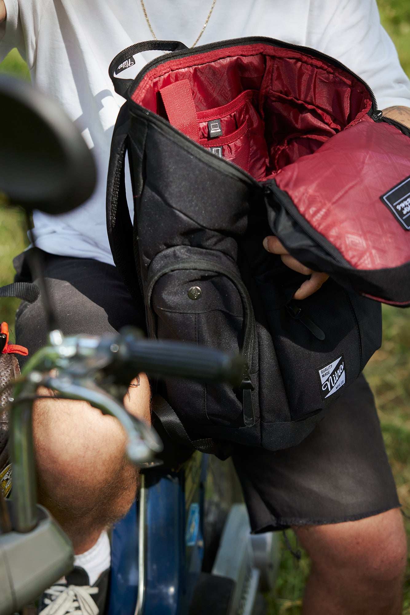 Nitro Daypacker 32L Rucksack mit 15 Zoll Laptopfach True Black