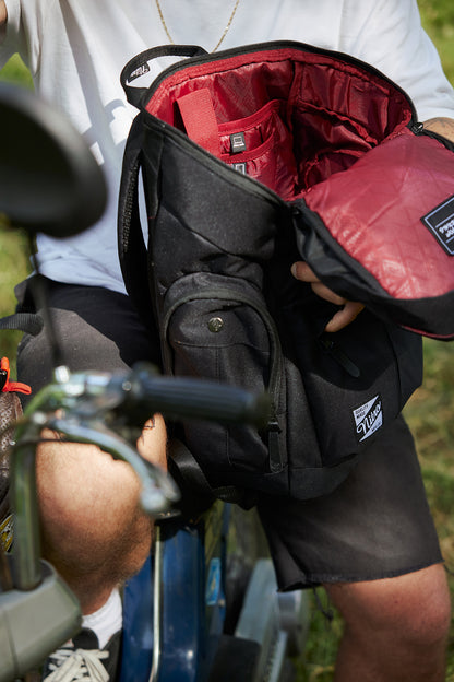 Nitro Daypacker 32L Rucksack mit 15 Zoll Laptopfach True Black