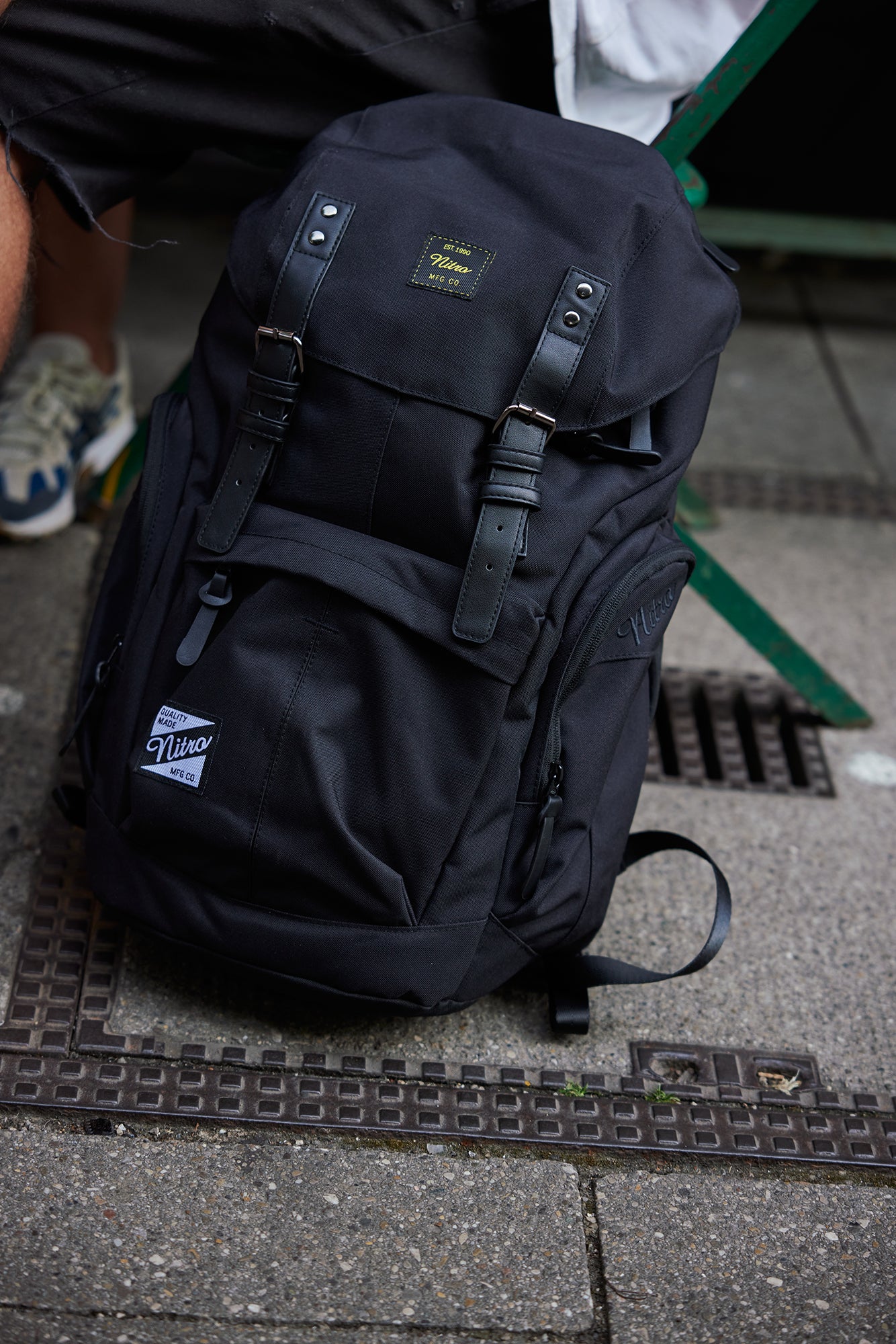 Nitro Daypacker 32L Rucksack mit 15 Zoll Laptopfach True Black